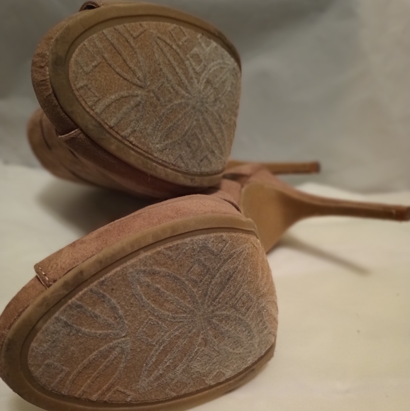 Nine West Beige Suede Mesh Material Peep Toe Ankle Bootie Size 10 - Picture 4 of 6